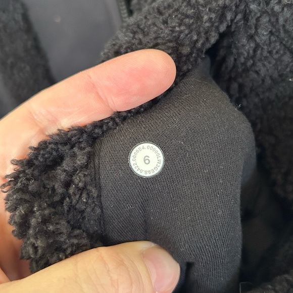 NWOT Lululemon Collarless Textured Sherpa Fleece Full Zip Long Black Jacket Sz 6 - Picture 9 of 9